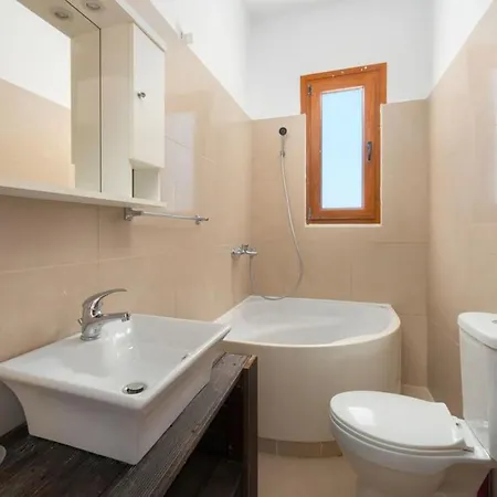 بيت للعطل Cosy House In Kiotari With Garden And Terrace *