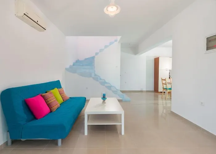 Tatil Evi Cosy House In Kiotari With Garden And Terrace